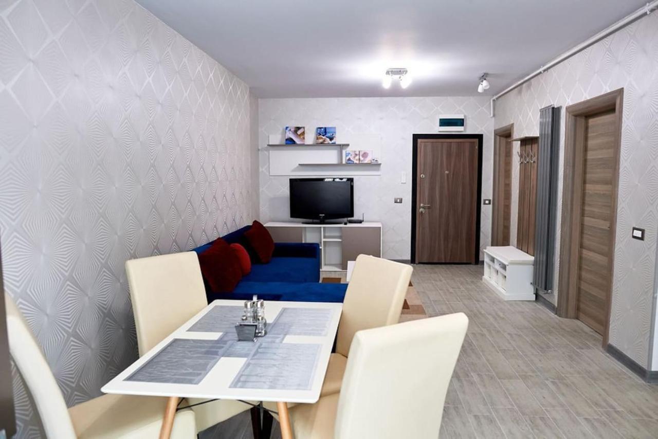 Blue Apartment In Spa N Pool Beach Resort Năvodari Eksteriør billede