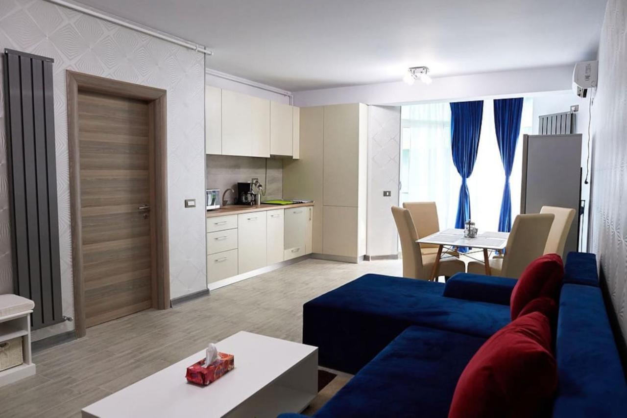Blue Apartment In Spa N Pool Beach Resort Năvodari Eksteriør billede