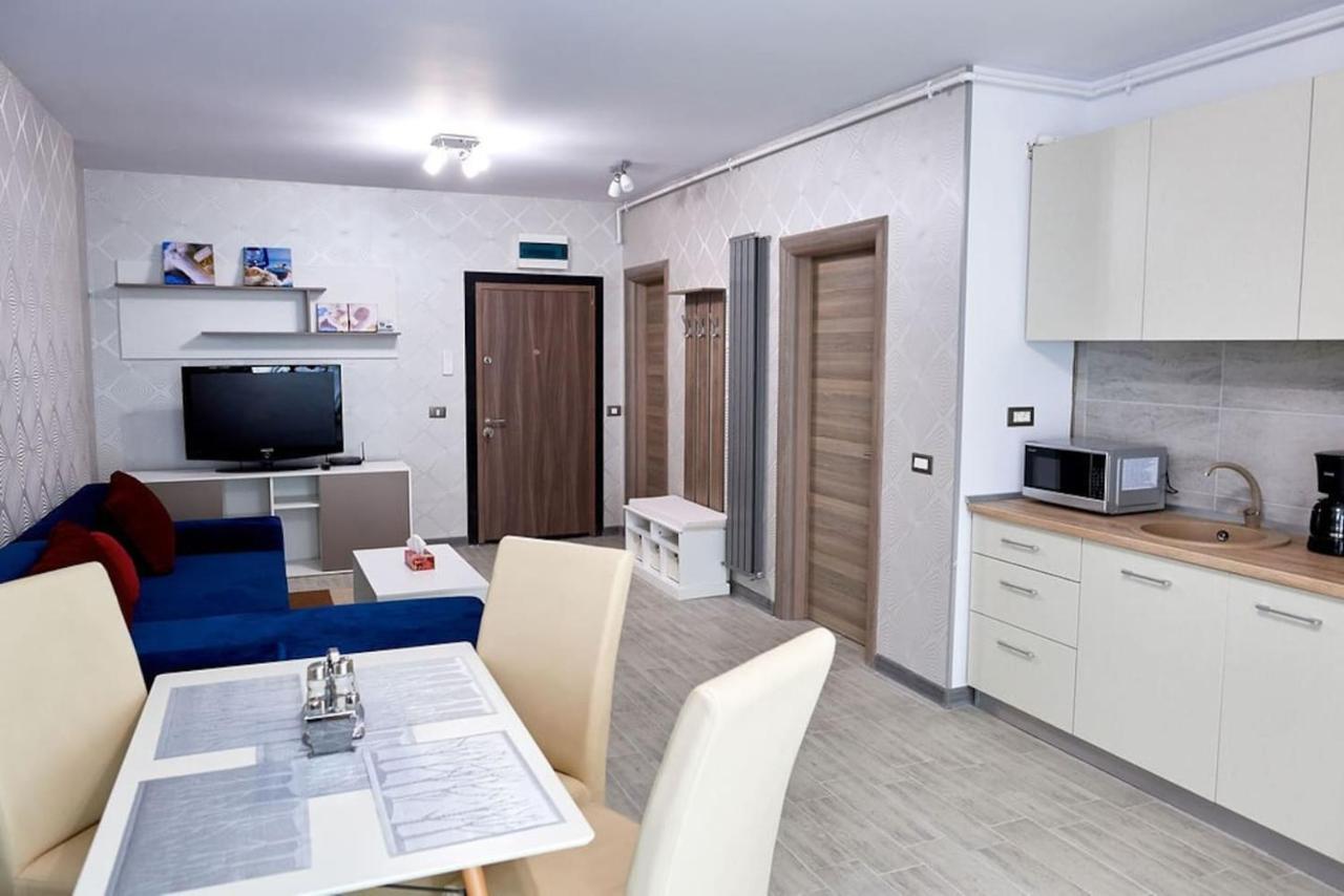 Blue Apartment In Spa N Pool Beach Resort Năvodari Eksteriør billede